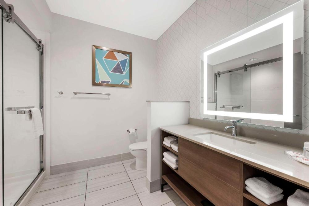 Queen Suite with Two Queen Beds - Non Smoking interior